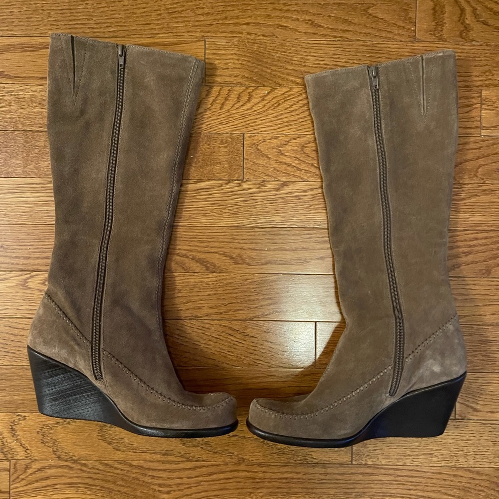Aeropostale moccasin style boot